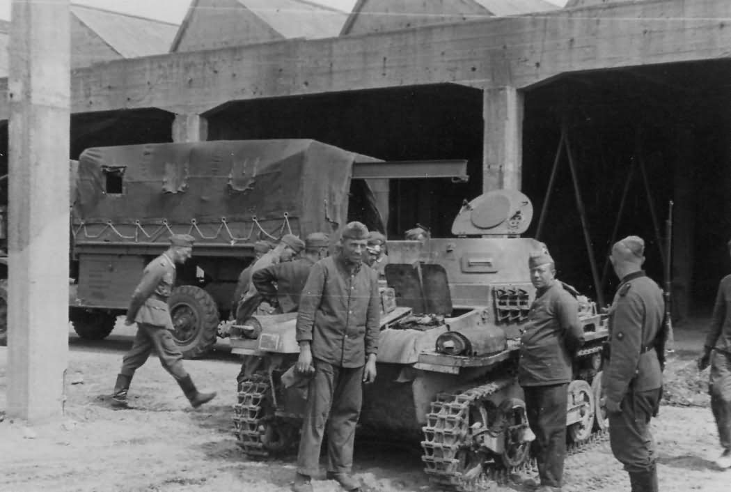 Panzer I ausf A tank maintenance