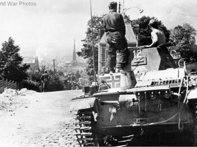 Panzer II 12 in Rouen 1940