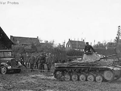 Panzer II towing Ford V8-51