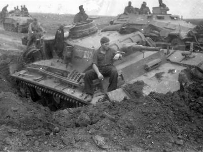 Panzer III code II02 and Sdkfz 251 of the 9. Panzer Division