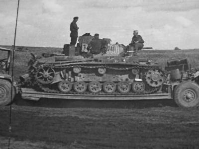 Panzer III ausf G on trailer