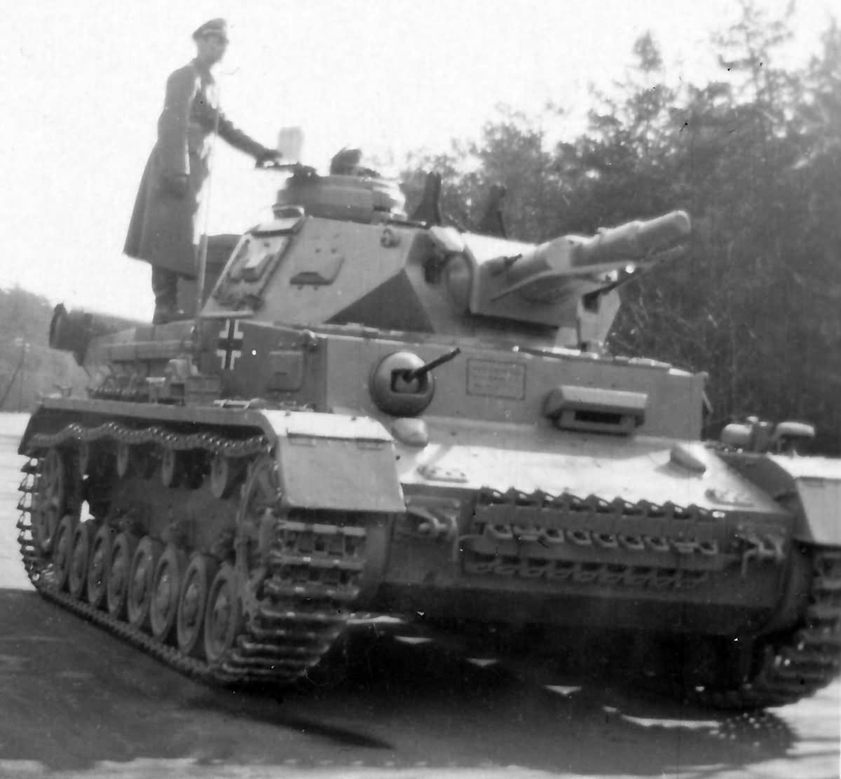 A Pz VI Ausf F1 with the sayed Kugelblend 50.