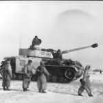 Panzer IV tank number 122 winter camouflage 1944