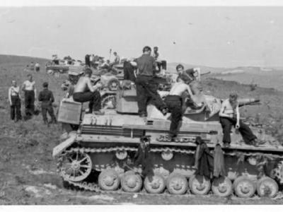 Panzer IV tanks during field exercises