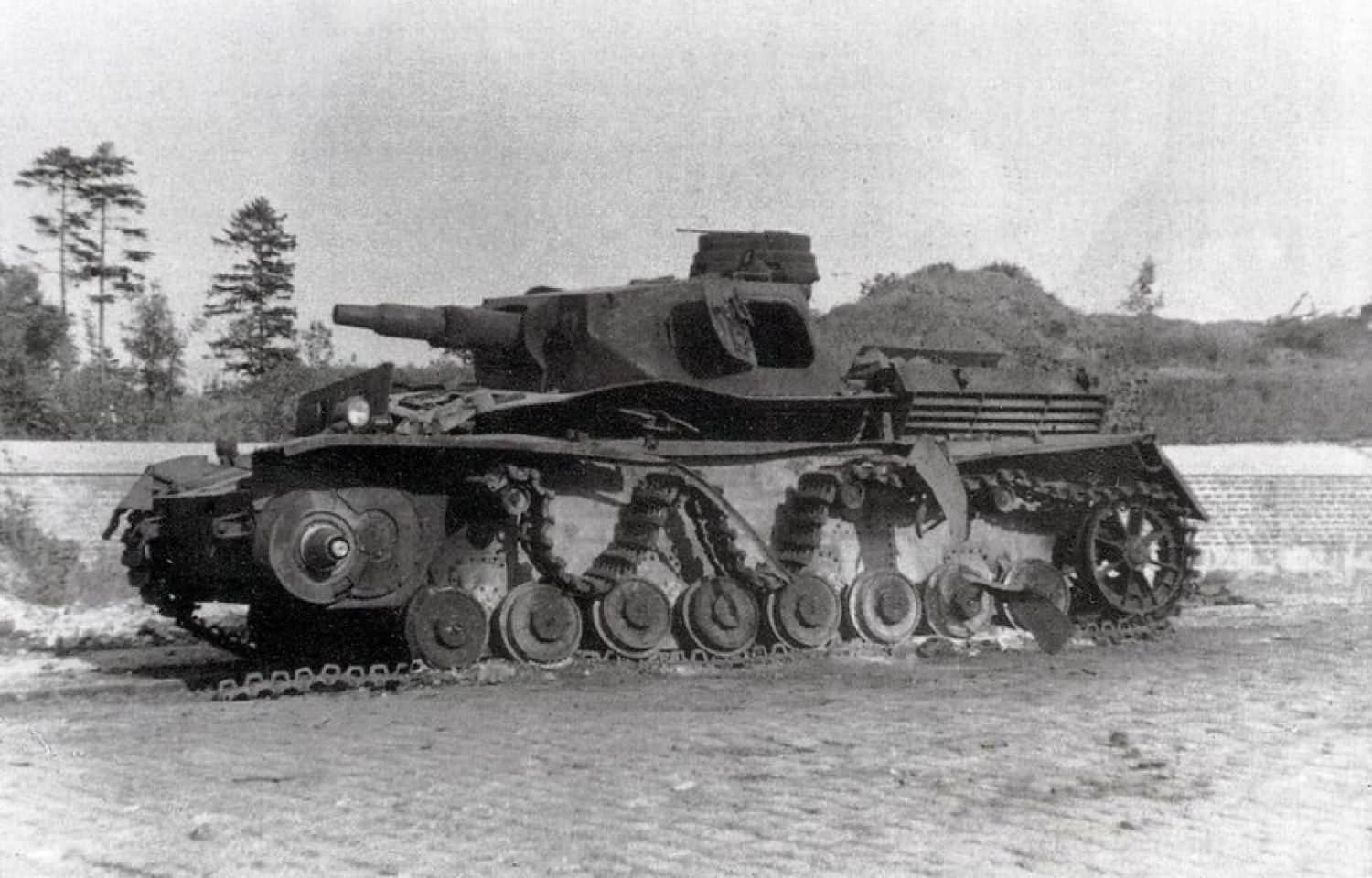 22 немецких танков. Подбитый PZ 4. Танк т-4 подбитый. Подбитый немецкий PZ 2. PZ 4 ВОВ.