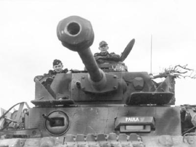 German tankers took a pose with their Panzer IV