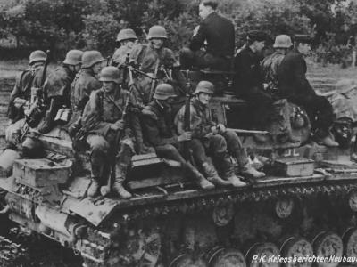 German troops and Panzer III