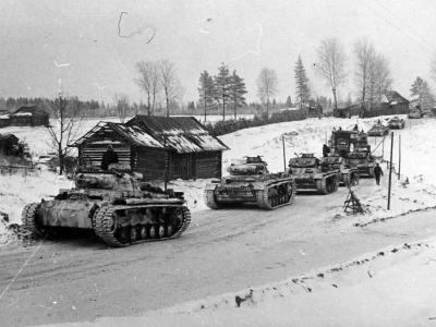 Panzer III Ausf J tanks of the 12 Panzer Division winter camo 3