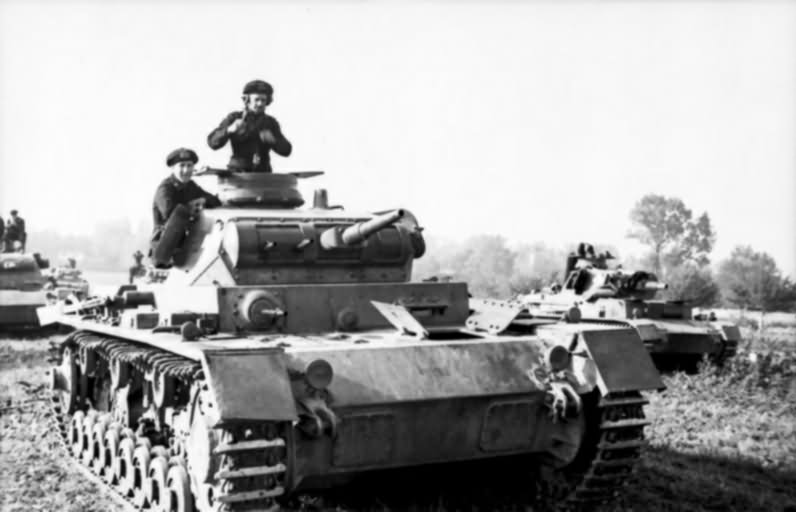 Panzer III ausf D with crews – Poland 1939