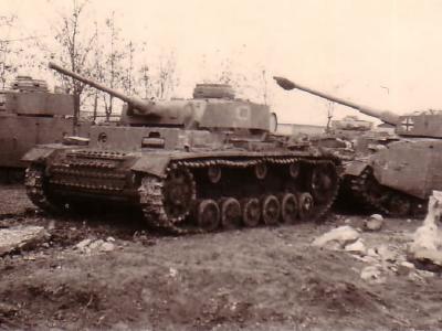 Pz.Kpfw III ausf L and Panzer IV schurzen in Kowel
