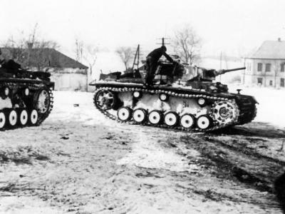 Panzer III tanks in the snow during operations in the winter of 1941/42