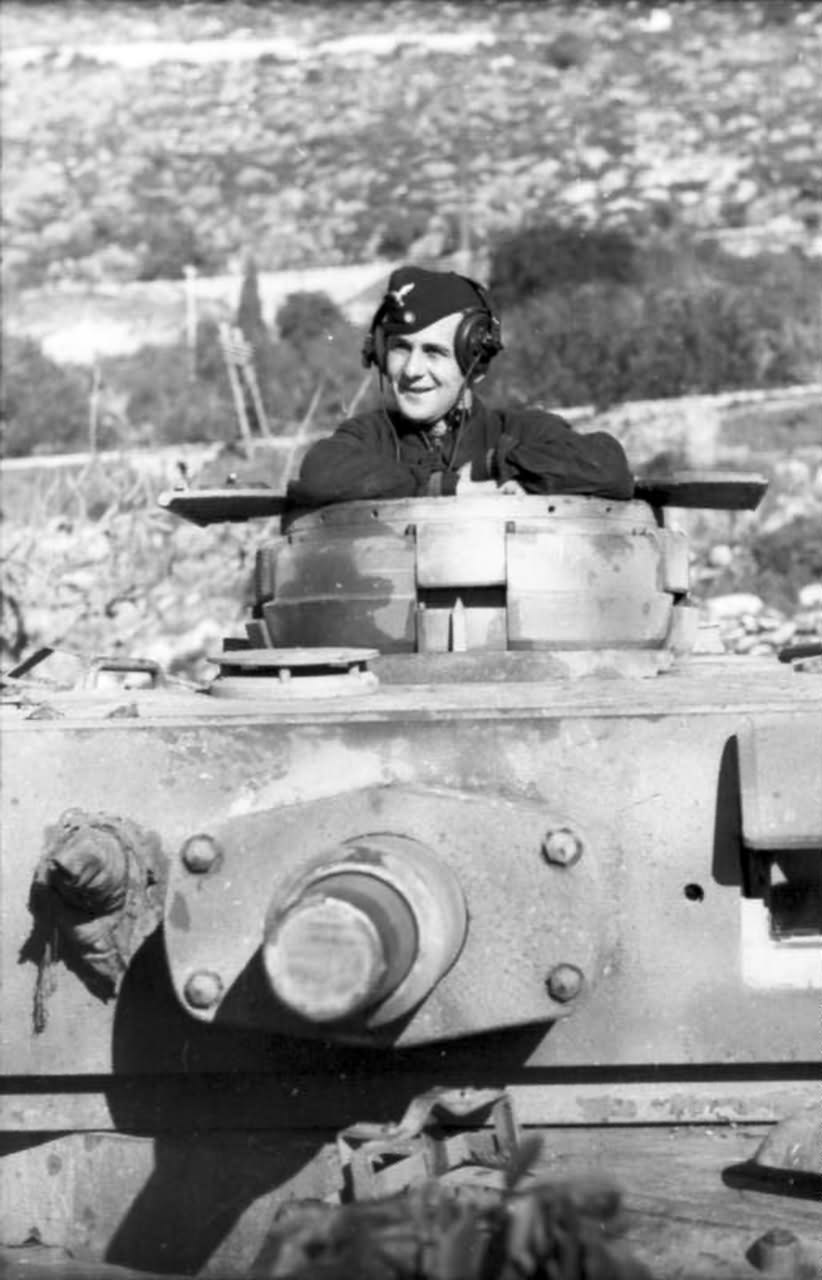 Panzer III Ausf N dug in Italy