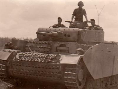 Panzer III ausf M 00 BefehlsPanzer with schurzen