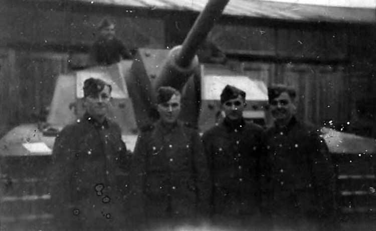 StuG 40 Ausf G 3rd SS Panzer Division Totenkopf crew