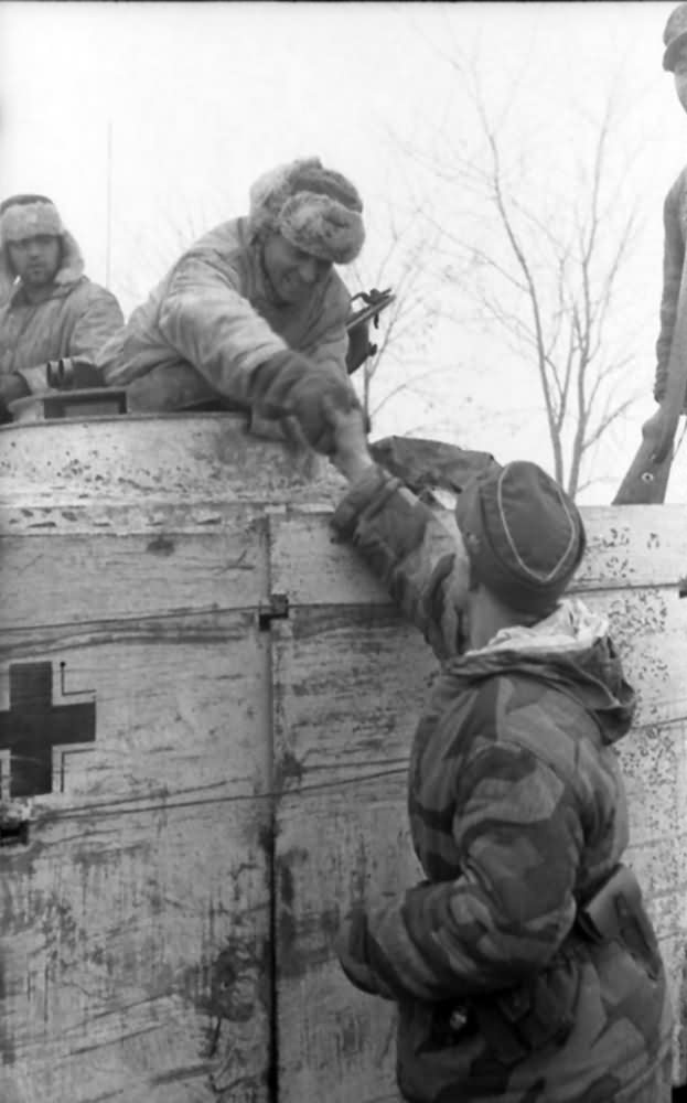 StuG 40 Ausf G Eastern Front South Panzersoldaten and Gebirgsjager