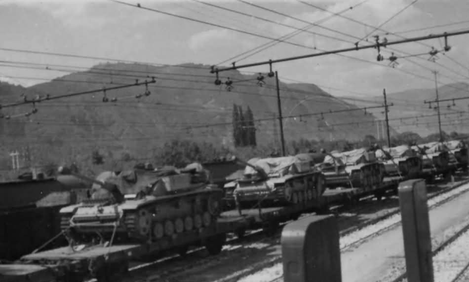 StuG 40 in transit to the Italian front