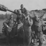 Crew and StuG 40 Ausf G with schurzen