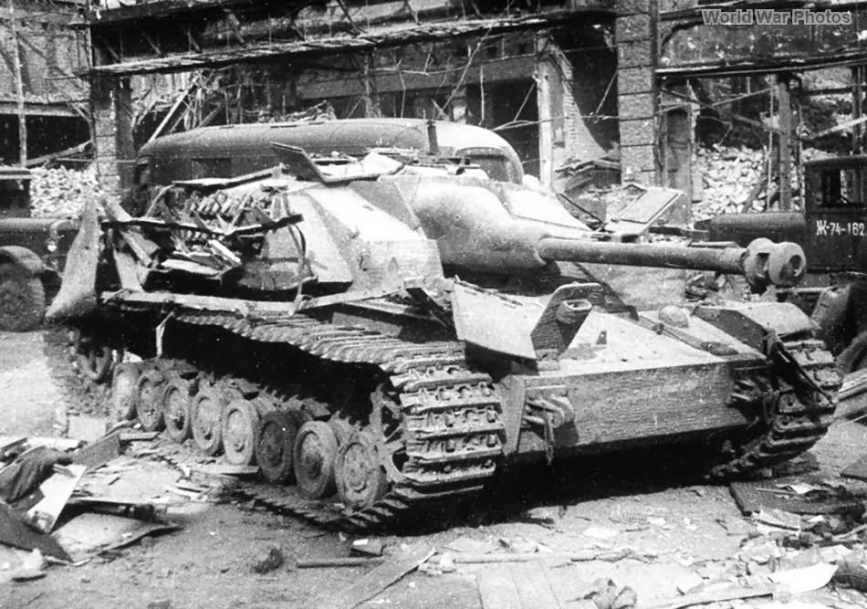 StuG IV 1945
