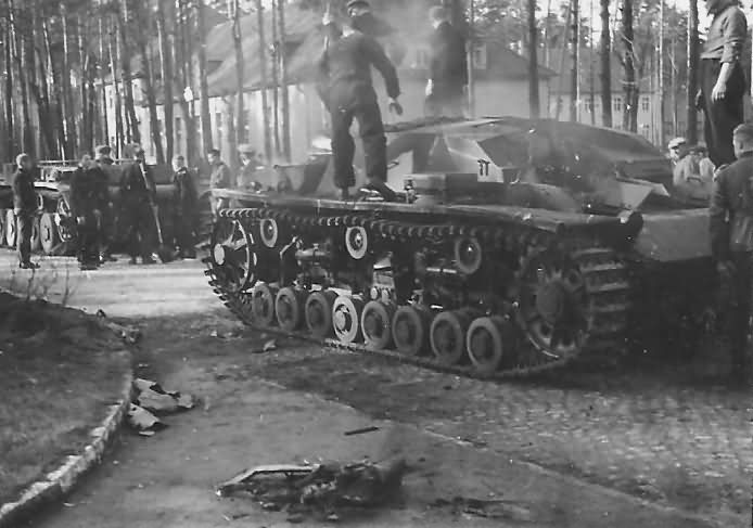 Prototype Sturmgeschutz III (0-serie) on Panzer III B chassis