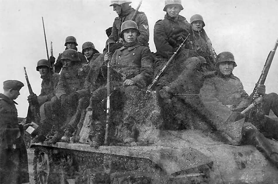 StuG III and Panzergrenadieren