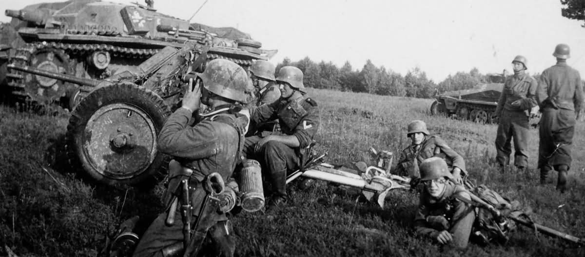 StuG III and 37 mm Pak