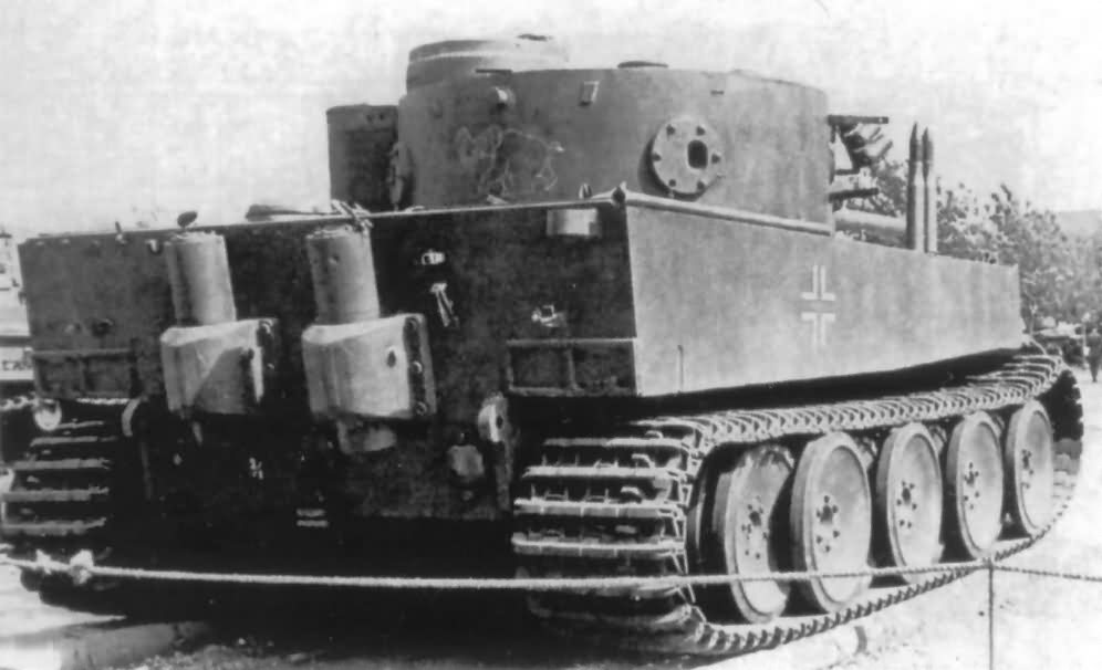 Tiger I tank number 100 of Schwere Panzer-Abteilung 502 rear view 2