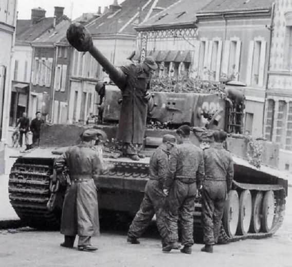Tiger tank of 3/schwere SS-Panzer-Abteilung 101, tank number 324 – Normandy 1944