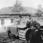 PzKpfw VI Tiger Ausf. H1 of 9./SS-Panzerregiment 3 Totenkopf, tank number 911