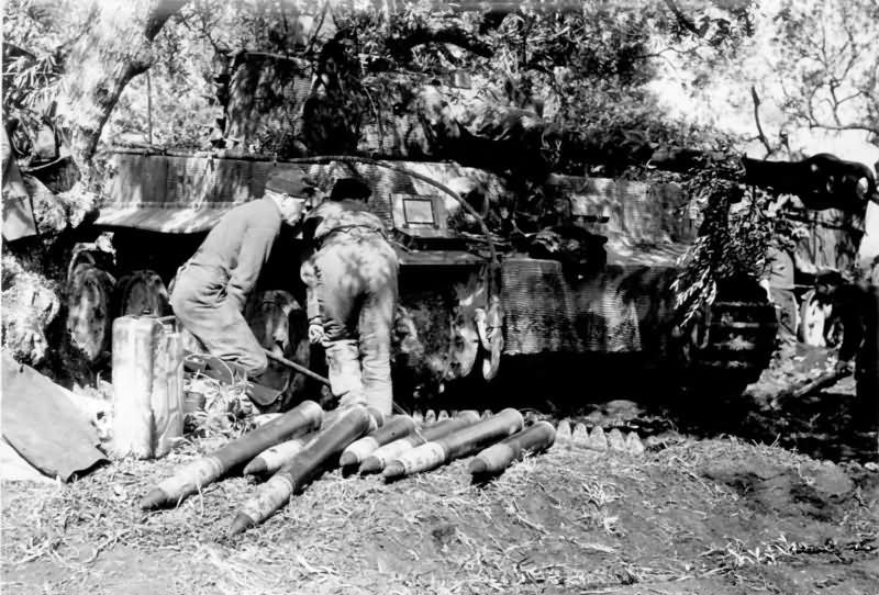 Tiger I tank of schwere Panzer-Abteilung 508 Italy 1944 7