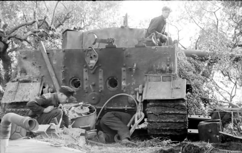 Tiger I tank „A2” of schwere Panzer-Abteilung 508 Italy 1944 8