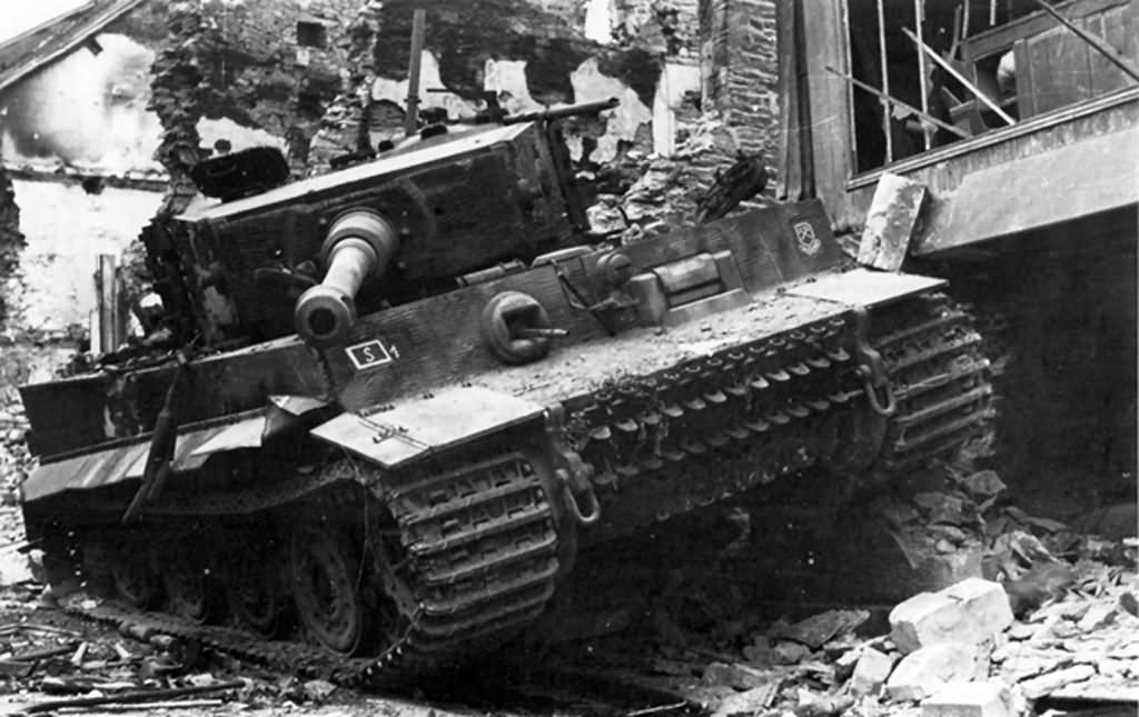 Tiger Ausf E of schwere SS-Panzer-Abteilung 101, tank number 111 – Villers Bocage Normandy 1944 France