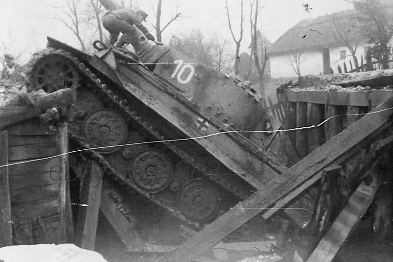 PzKpfw VI Tiger Ausf. E of Schwere Panzer-Abteilung 506, tank number 10