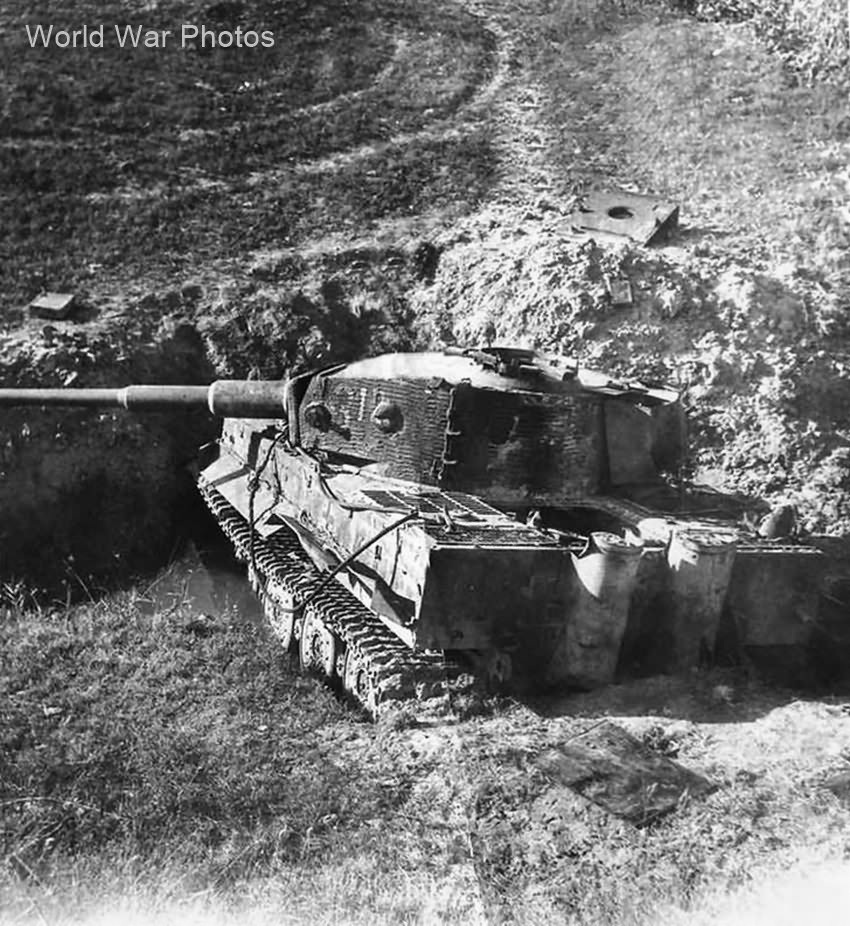 Abandoned Tiger „312” of the Schwere Panzer-Abteilung 504 Italy