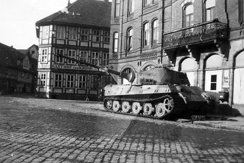 King Tiger tank of the Schwere Panzer-Abteilung 507. Osterode 1945