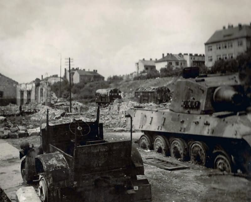 Tiger II tank of the schwere panzer abteilung 509 Eastern Front 1945