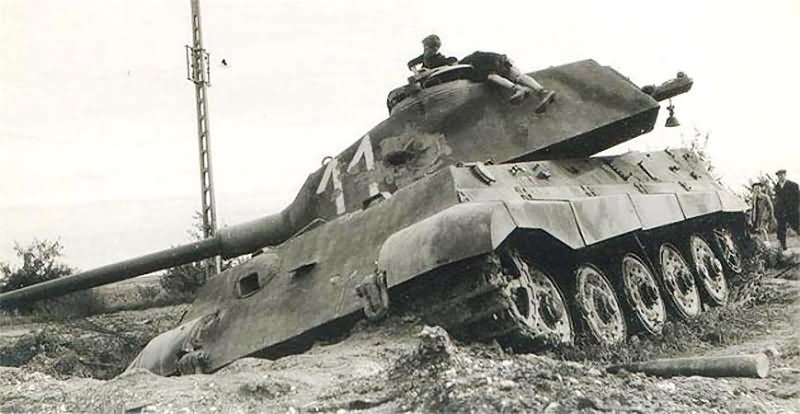 Tiger 2 tank porsche turret 11 3 World War Photos