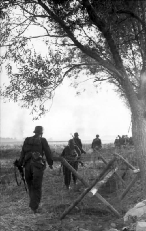 Grossdeutschland 0132 09A Russland Mitte Soldaten der Division