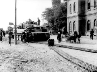Grossdeutschland Rumanien Panzer VI Tiger I Kettenwechsel
