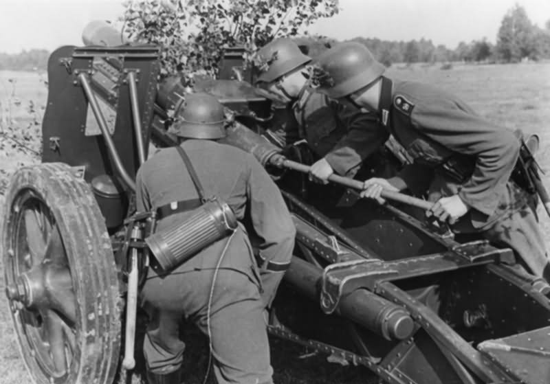 Grossdeutschland 2006 0057 Artilleristen der Division