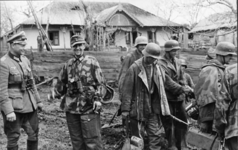 Grossdeutschland 711 0428 30A Russland Sud Oberst Lorenz mit Soldaten