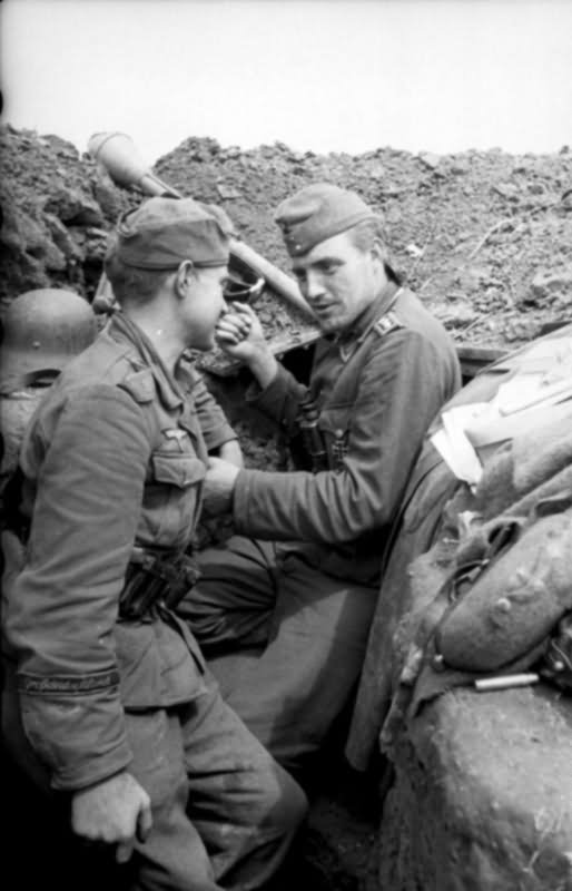 Grossdeutschland 712 0475 40 Soldaten der Division