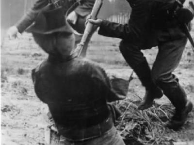 Grossdeutschland Ausbildung Grenadier bei Ubung mit dem Bajonett