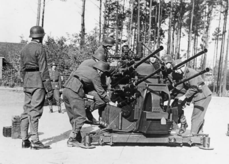 Grossdeutschland J08338 Ausbildung an der Vierlings Flak