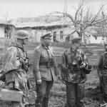 Grossdeutschland 711 0428 28A Russland Oberst Lorenz mit Soldaten