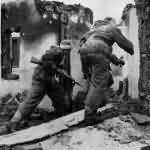Grossdeutschland Russland Soldaten sturmen Ruine