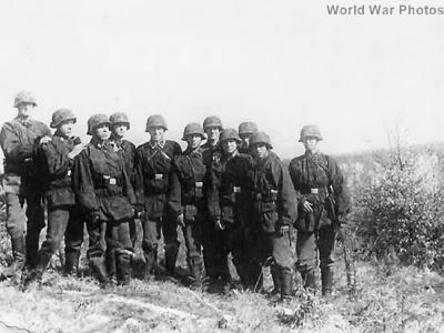 Soldiers from Waffen-SS Regiment Nordland