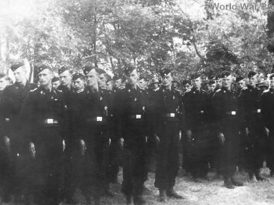 Waffen-SS troops