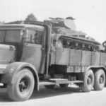 Heavy truck Bussing-NAG 900 with Panzer II tanks