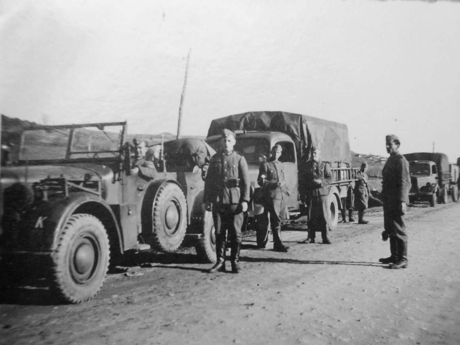 Mercedes L 3000 and Horch 901 Kubelwagen Ukraine 1941