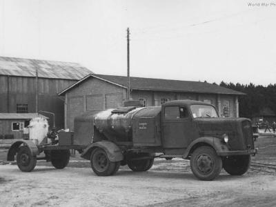 Opel Blitz tankwagen for V2